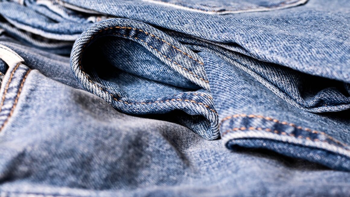 Vintage Denim: The Timeless Appeal of Retro Fashion